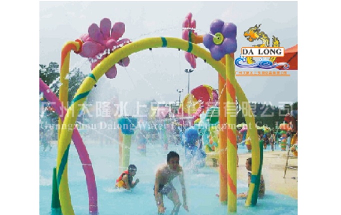 環形噴（pēn）水拱門