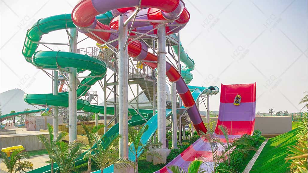 水上遊樂園設施-衝天回旋滑梯